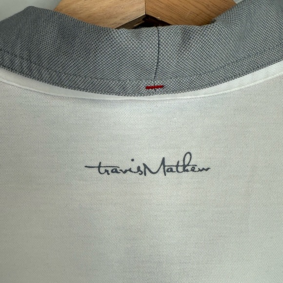 Travis Mathew K-Lew Golf Polo Lightweight Polo Shirt Size Medium - Picture 4 of 8
